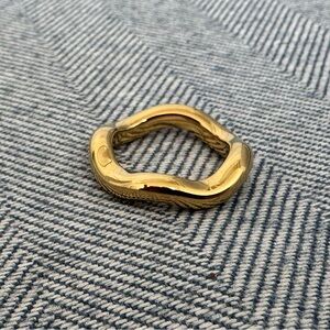 NWOT Goop Waterproof Wavy Stackable Ring